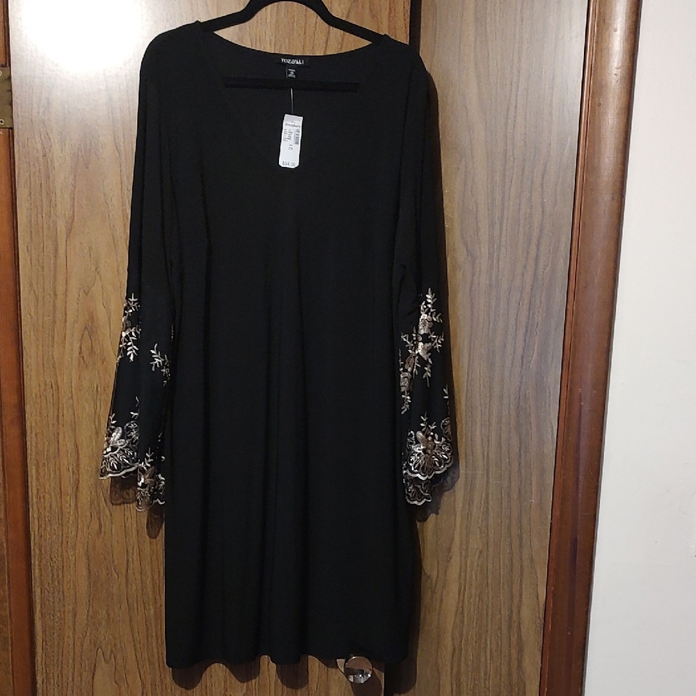 Roz & Ali Black Dress with White Floral Sleeves